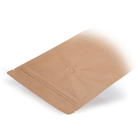 Doypack z papieru kraft z zaworem aromatu — Widok szczegółowy w typowym zastosowaniu opakowaniowym z przykładową zawartością